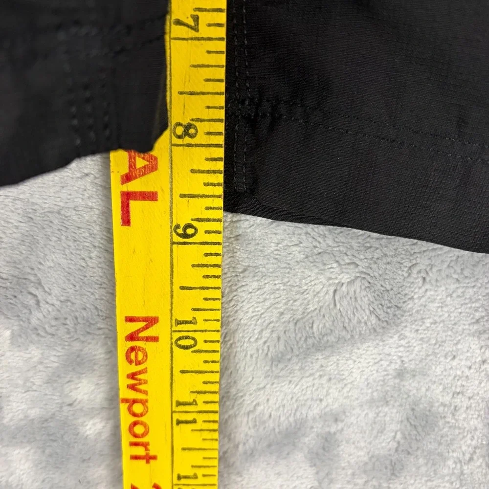 THE North Face Shorts Mens Size 2XL Outdoors Pockets Logo Pockets Black